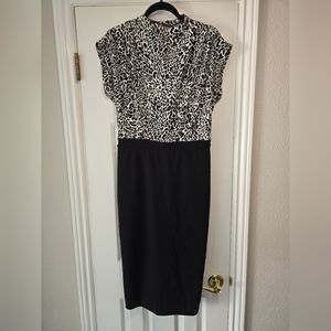 Draped Mock Neck Midi Sheath Dress Black and white size Medium